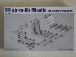 TRUMPETER 1/32 03303 US AIR TO AIR MISSILES